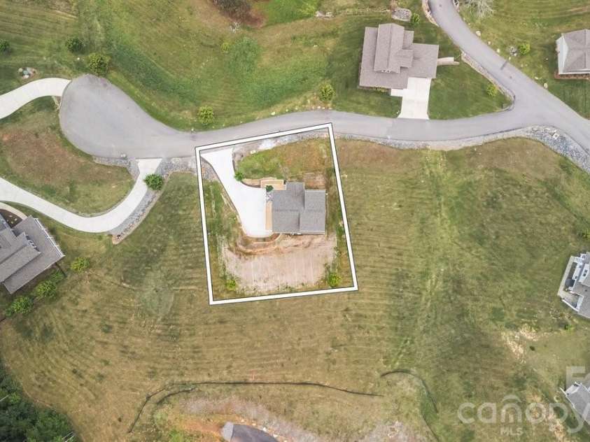 49 Grace Court, Mars Hill, NC 28754.  MLS# CAR4398069, YatesRealty ID 36256. 