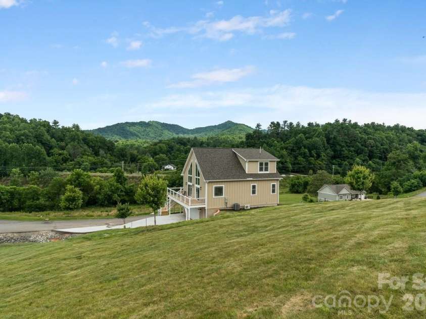 49 Grace Court, Mars Hill, NC 28754.  MLS# CAR4398069, YatesRealty ID 36256. 