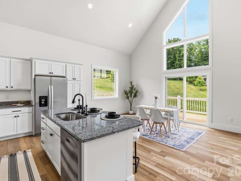 49 Grace Court, Mars Hill, NC 28754.  MLS# CAR4398069, YatesRealty ID 36256. 