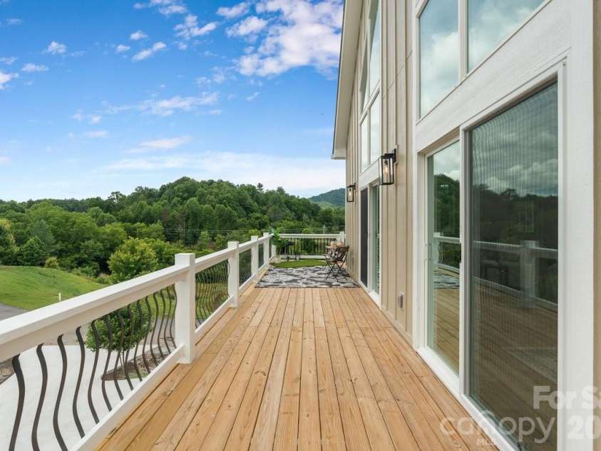 49 Grace Court, Mars Hill, NC 28754.  MLS# CAR4398069, YatesRealty ID 36256. 