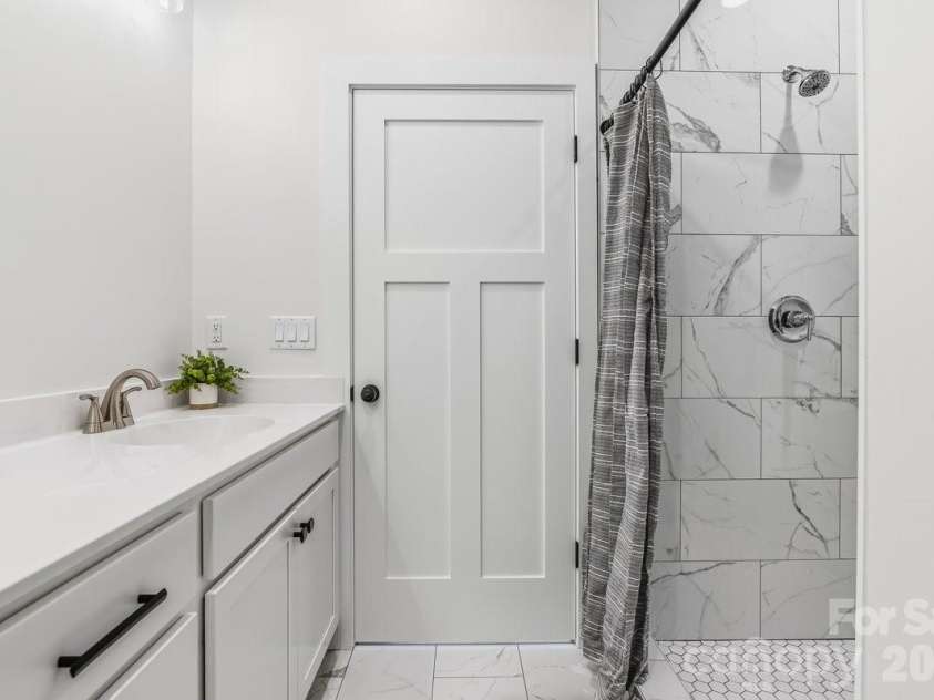 49 Grace Court, Mars Hill, NC 28754.  MLS# CAR4398069, YatesRealty ID 36256. 
