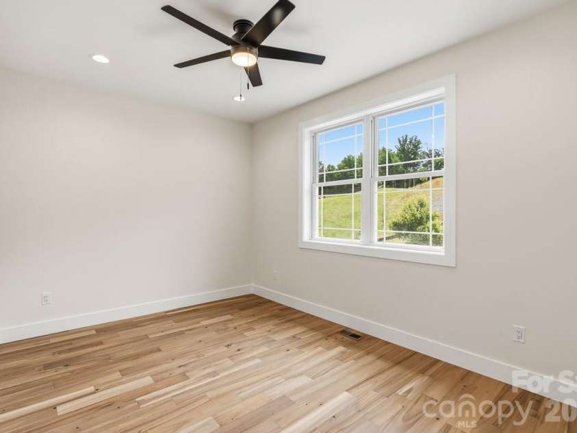 49 Grace Court, Mars Hill, NC 28754.  MLS# CAR4398069, YatesRealty ID 36256. 