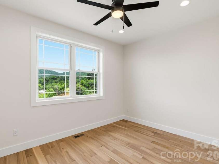 49 Grace Court, Mars Hill, NC 28754.  MLS# CAR4398069, YatesRealty ID 36256. 