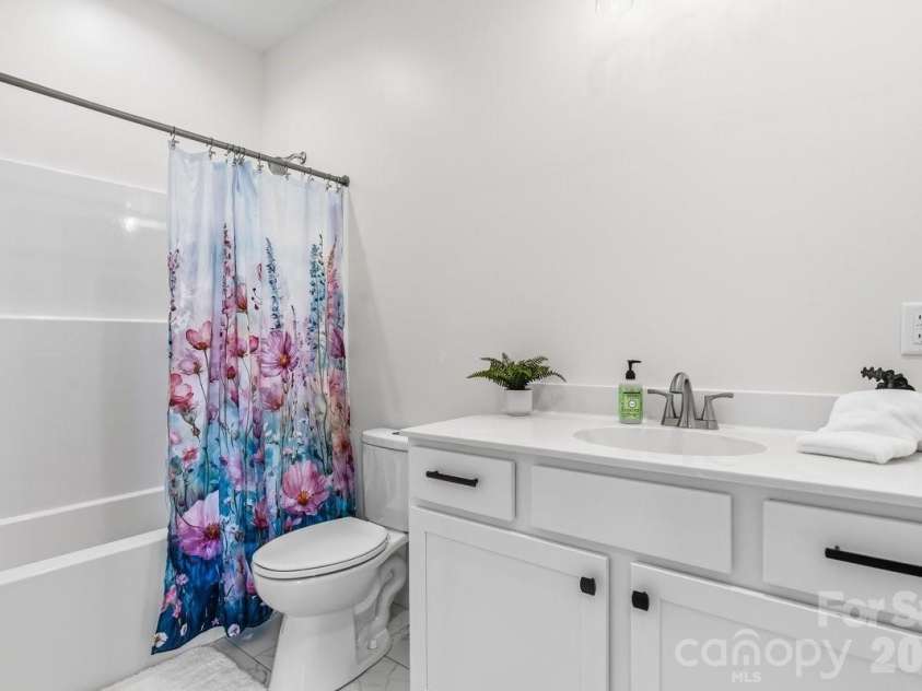 49 Grace Court, Mars Hill, NC 28754.  MLS# CAR4398069, YatesRealty ID 36256. 