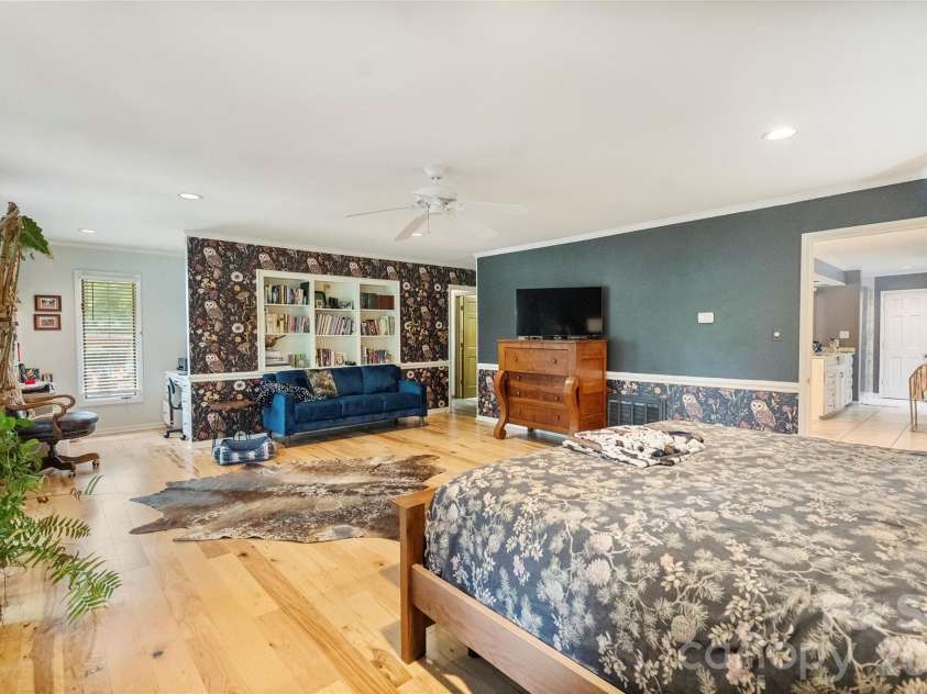 2915 Old Stage Road, Gastonia, NC 28052.  MLS# CAR4399445, YatesRealty ID 36259. 