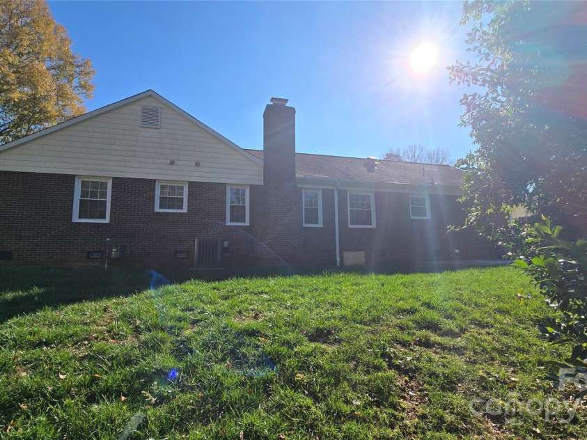 433 Pamela Street, Gastonia, NC 28054.  MLS# CAR4204635, YatesRealty ID 3626. 