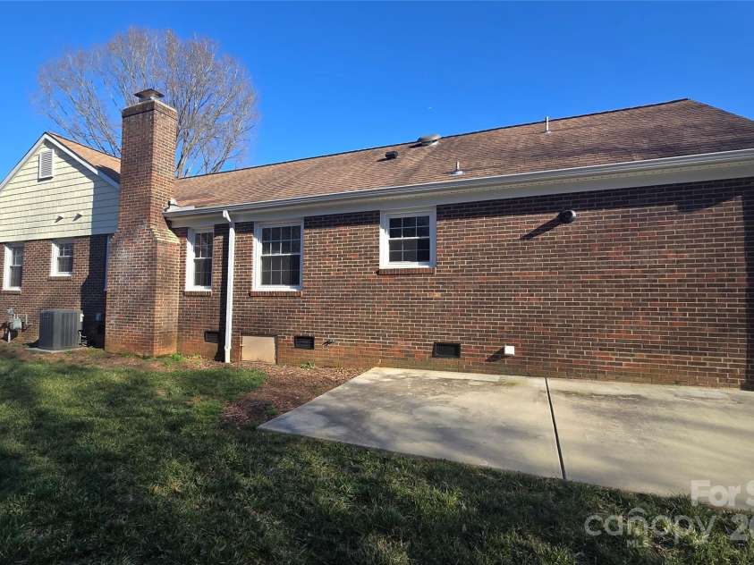433 Pamela Street, Gastonia, NC 28054.  MLS# CAR4204635, YatesRealty ID 3626. 