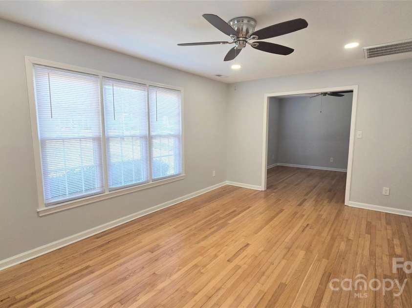 433 Pamela Street, Gastonia, NC 28054.  MLS# CAR4204635, YatesRealty ID 3626. Living room facing feont of house.