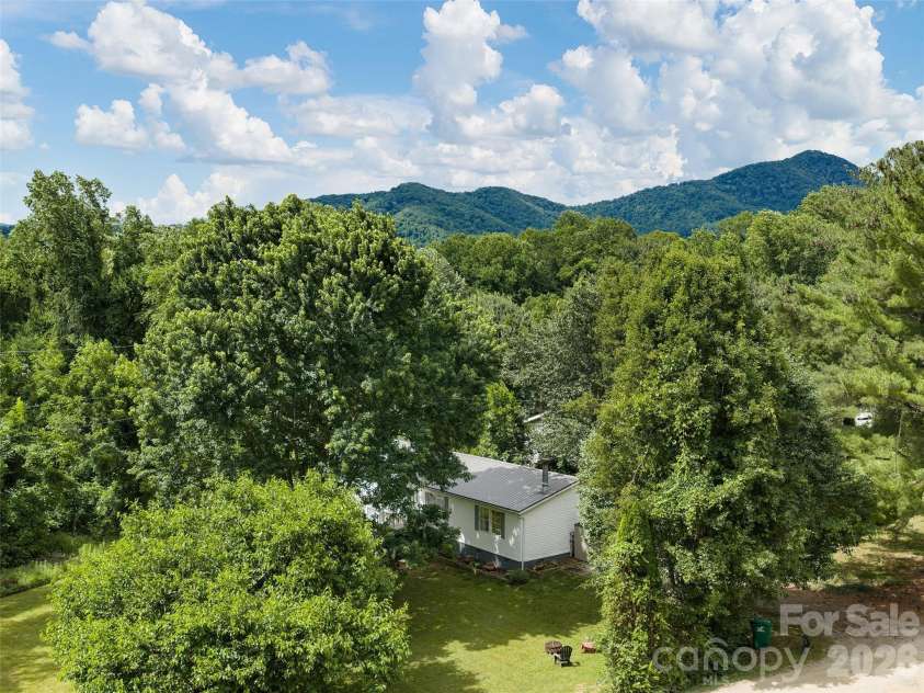 36 Jason Case Drive, Candler, NC 28715.  MLS# CAR4400838, YatesRealty ID 36261. 
