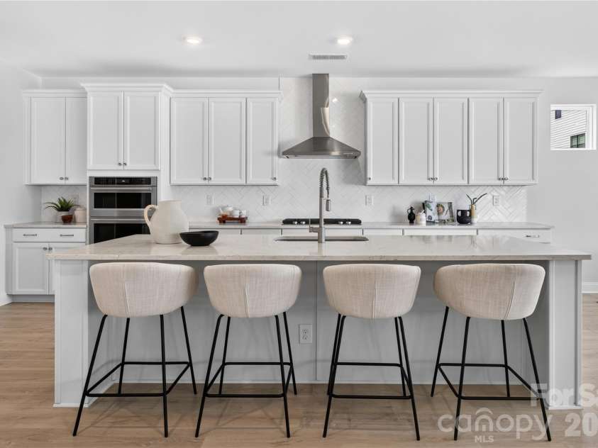 410 Benita Marie Drive, Tega Cay, SC 29708.  MLS# CAR4402440, YatesRealty ID 36264. Kitchen