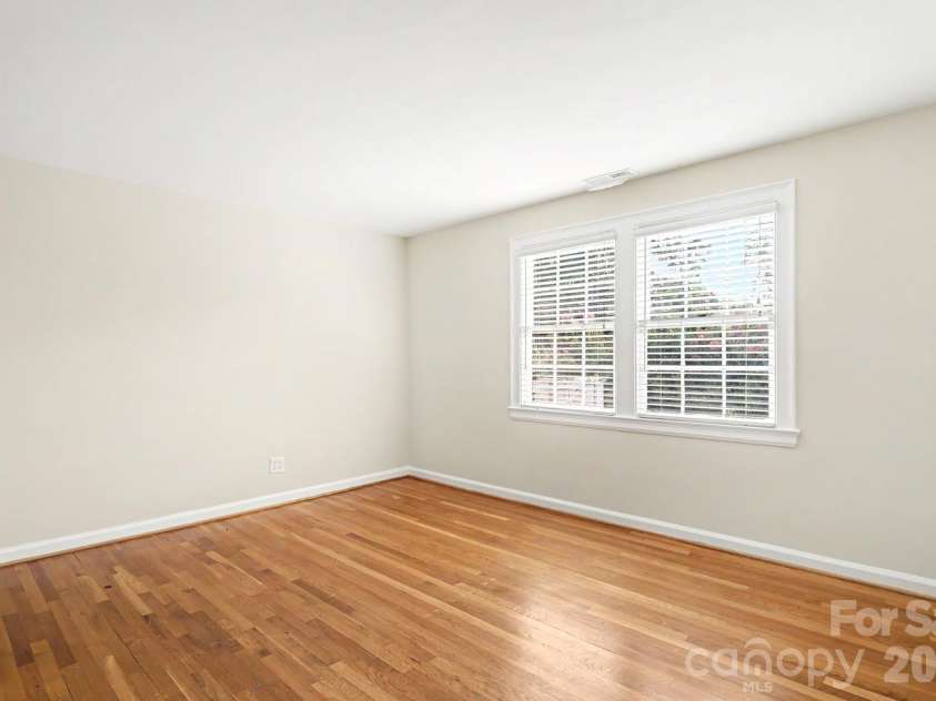 106 Colville Road, Charlotte, NC 28207.  MLS# CAR4396725, YatesRealty ID 36266. 