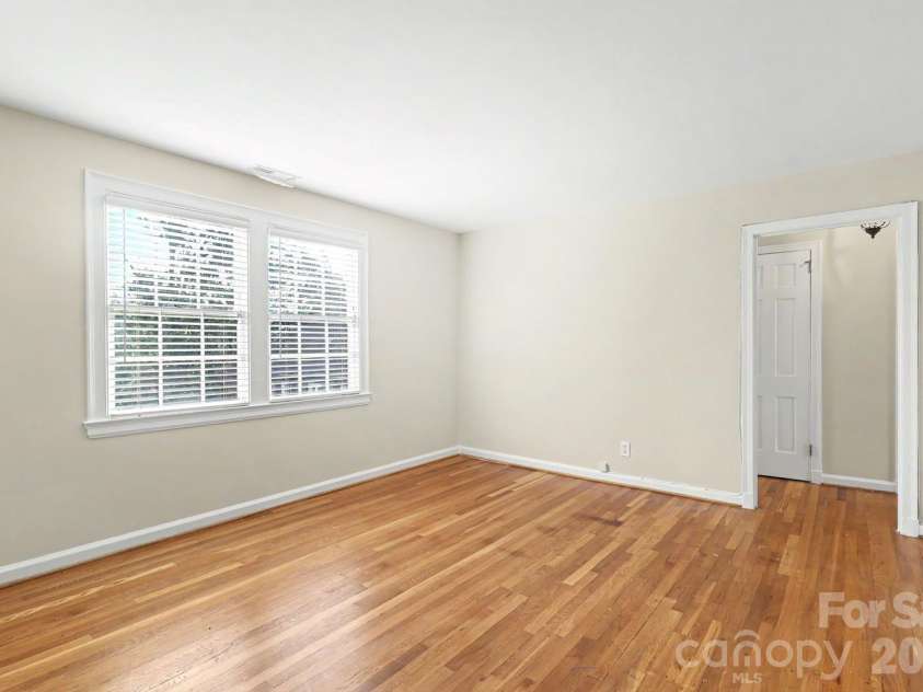 106 Colville Road, Charlotte, NC 28207.  MLS# CAR4396725, YatesRealty ID 36266. 