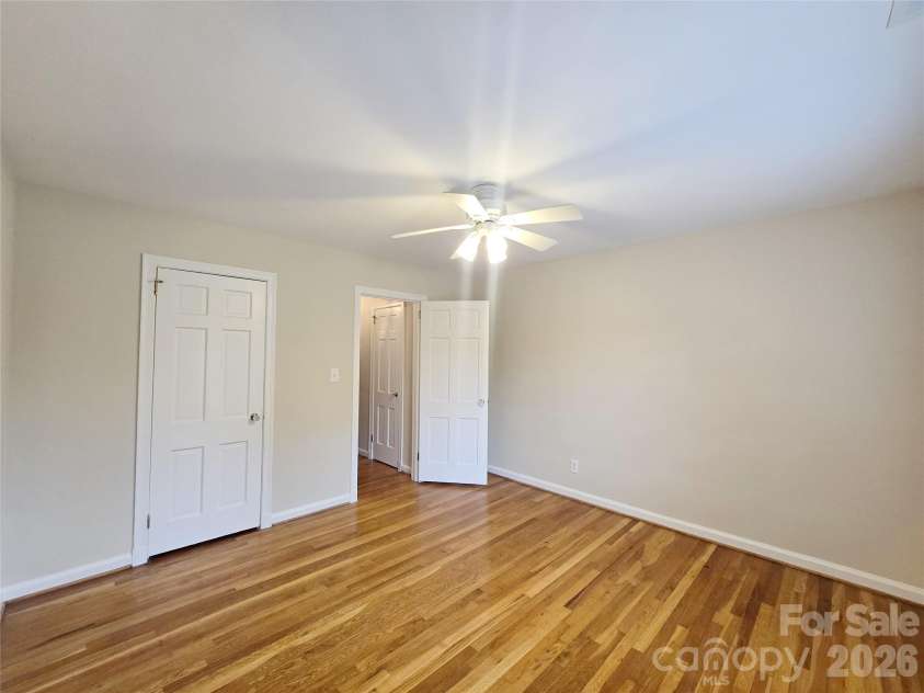 106 Colville Road, Charlotte, NC 28207.  MLS# CAR4396725, YatesRealty ID 36266. 