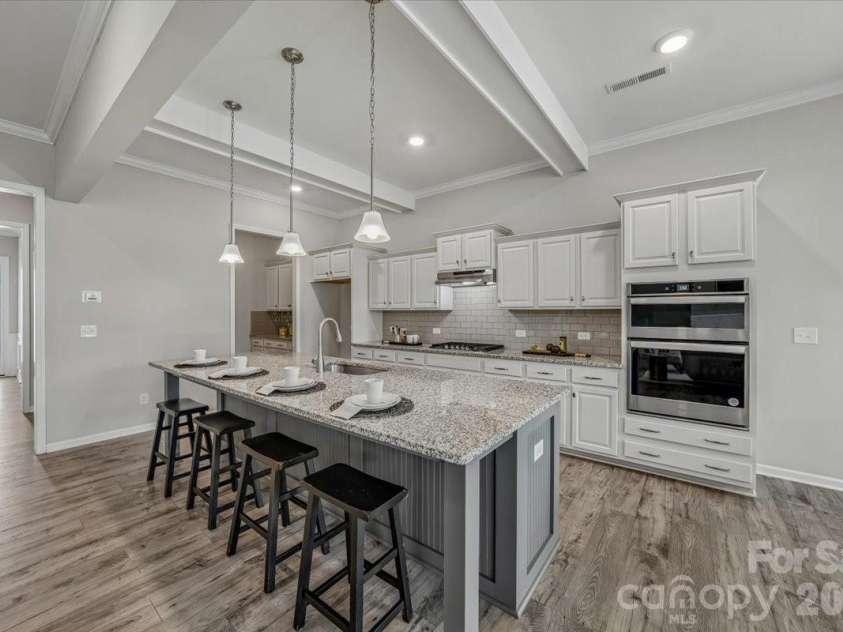 1427 Brooksland Place, Waxhaw, NC 28173.  MLS# CAR4398529, YatesRealty ID 36268. Kitchen