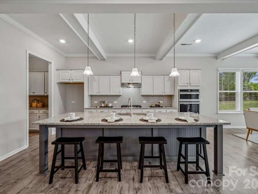 1427 Brooksland Place, Waxhaw, NC 28173.  MLS# CAR4398529, YatesRealty ID 36268. Kitchen