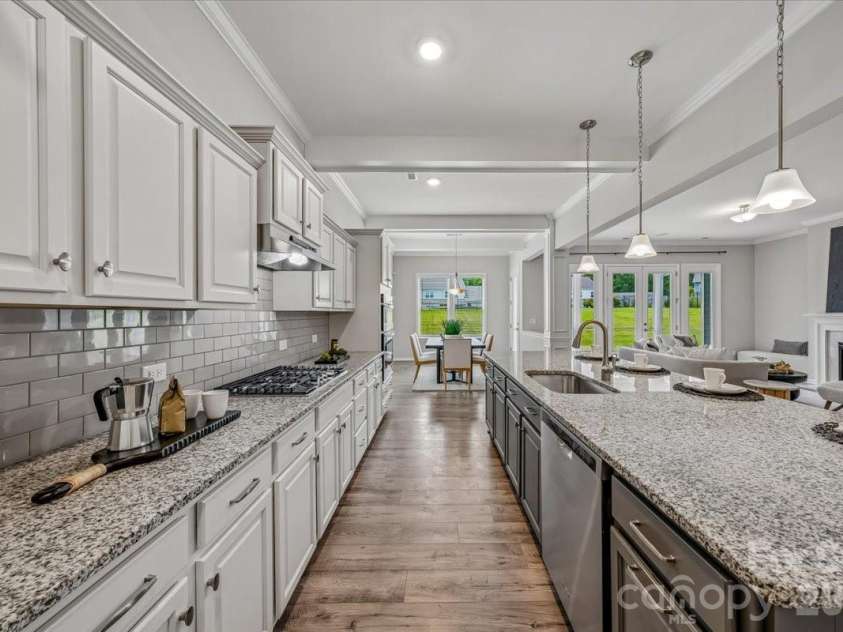 1427 Brooksland Place, Waxhaw, NC 28173.  MLS# CAR4398529, YatesRealty ID 36268. Kitchen