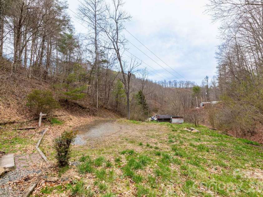 294 Ball Drive, Marshall, NC 28753.  MLS# CAR4360470, YatesRealty ID 36271. 