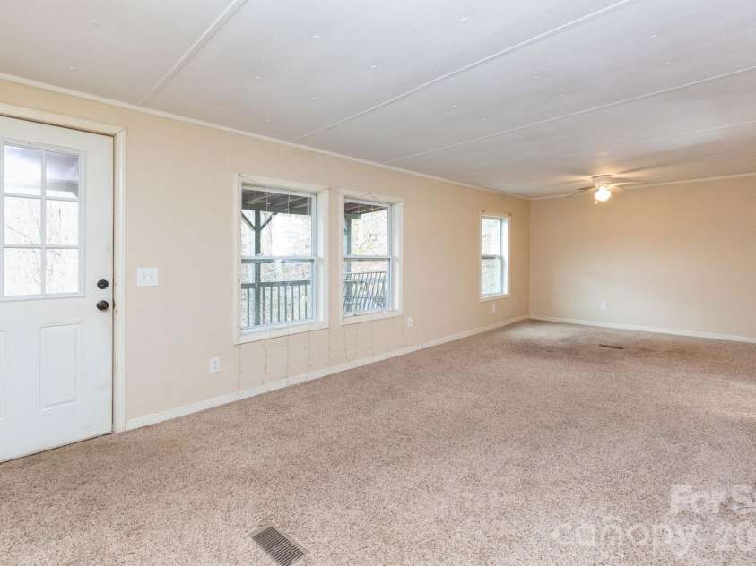 294 Ball Drive, Marshall, NC 28753.  MLS# CAR4360470, YatesRealty ID 36271. Large living area