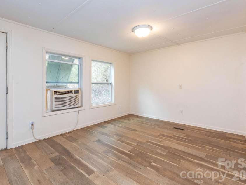 294 Ball Drive, Marshall, NC 28753.  MLS# CAR4360470, YatesRealty ID 36271. Open dining area