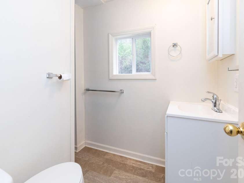 294 Ball Drive, Marshall, NC 28753.  MLS# CAR4360470, YatesRealty ID 36271. Second bathroom