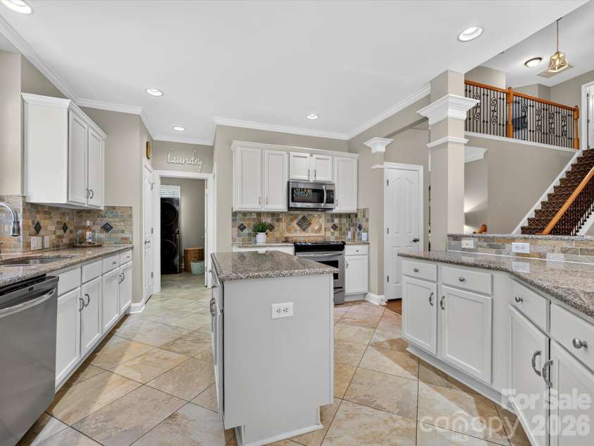 6706 Charter Hills Road, Charlotte, NC 28277.  MLS# CAR4393480, YatesRealty ID 36272. 