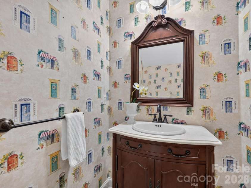6706 Charter Hills Road, Charlotte, NC 28277.  MLS# CAR4393480, YatesRealty ID 36272. 