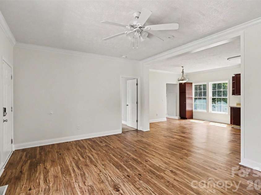 227 Hilltop Avenue, Concord, NC 28025.  MLS# CAR4398605, YatesRealty ID 36273. 