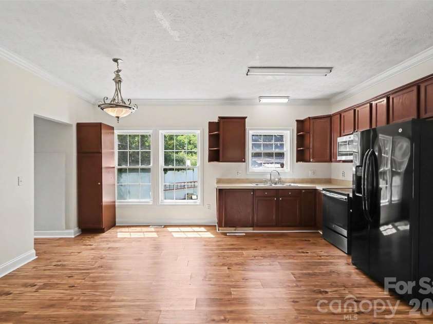 227 Hilltop Avenue, Concord, NC 28025.  MLS# CAR4398605, YatesRealty ID 36273. 