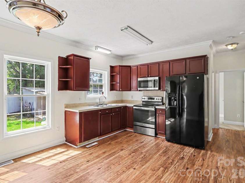 227 Hilltop Avenue, Concord, NC 28025.  MLS# CAR4398605, YatesRealty ID 36273. 