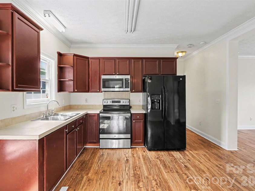 227 Hilltop Avenue, Concord, NC 28025.  MLS# CAR4398605, YatesRealty ID 36273. 