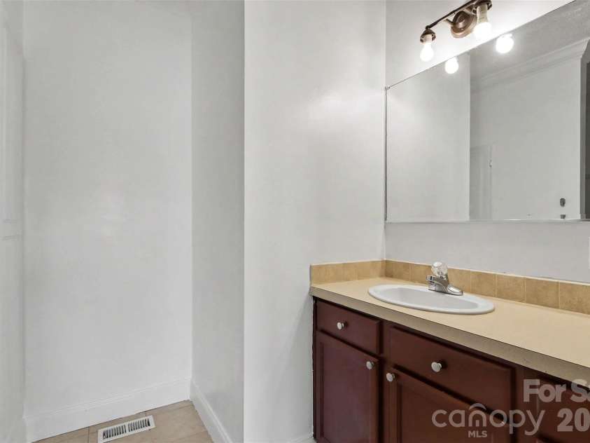 227 Hilltop Avenue, Concord, NC 28025.  MLS# CAR4398605, YatesRealty ID 36273. 