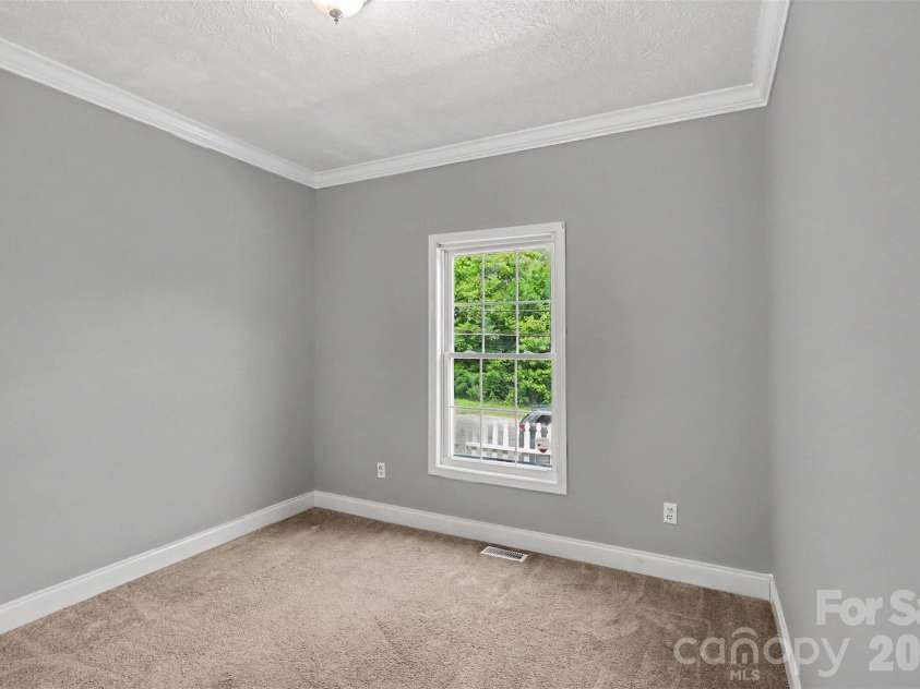 227 Hilltop Avenue, Concord, NC 28025.  MLS# CAR4398605, YatesRealty ID 36273. 