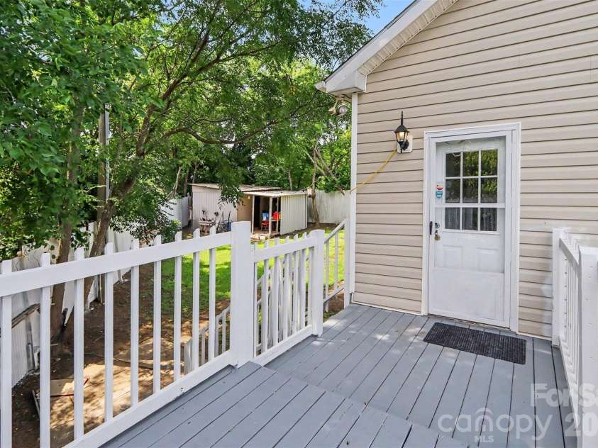 227 Hilltop Avenue, Concord, NC 28025.  MLS# CAR4398605, YatesRealty ID 36273. 