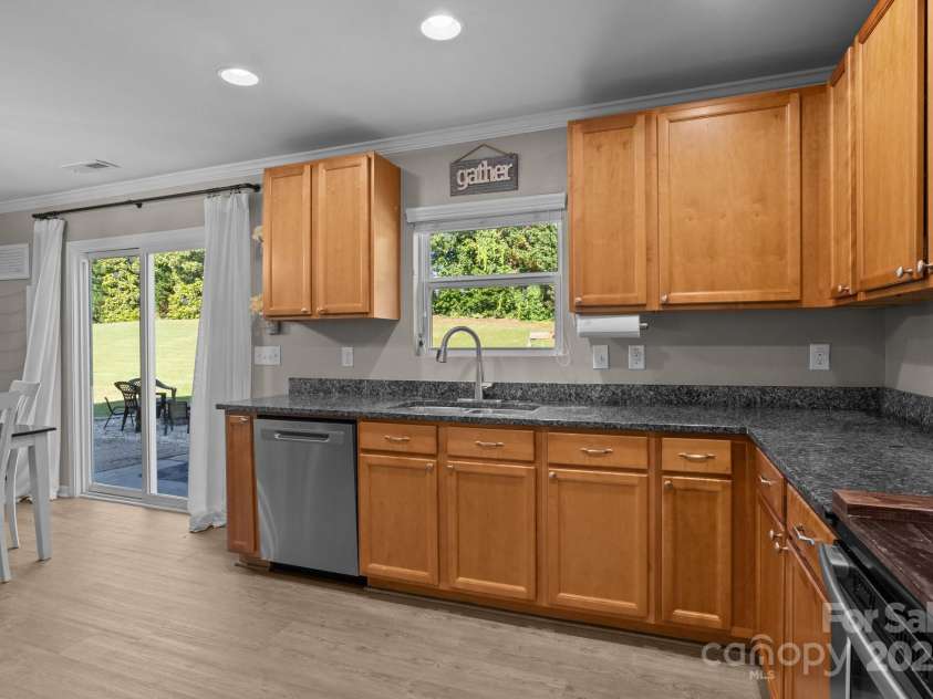951 Sweetgum Street, Gastonia, NC 28054.  MLS# CAR4263274, YatesRealty ID 36273. 