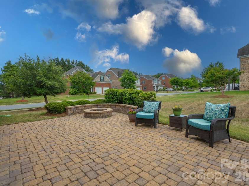 2617 Kinmere Drive, Gastonia, NC 28056.  MLS# CAR4358235, YatesRealty ID 36275. 