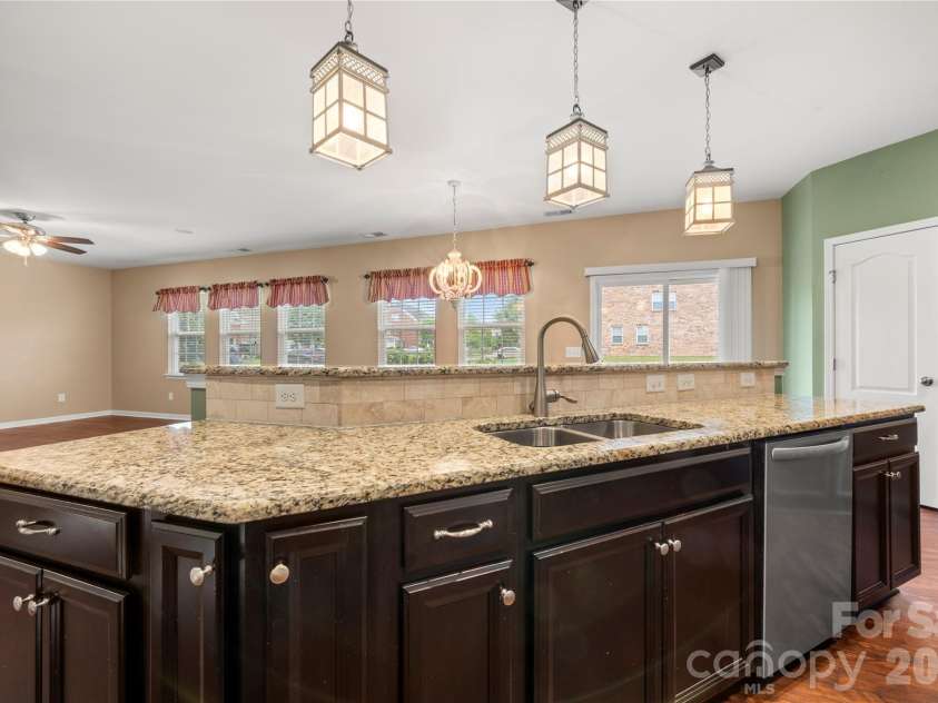 2617 Kinmere Drive, Gastonia, NC 28056.  MLS# CAR4358235, YatesRealty ID 36275. 