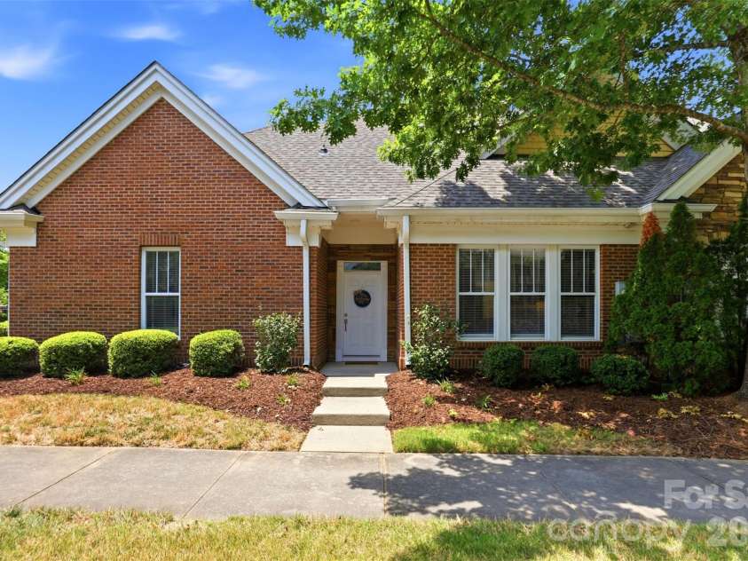 2676 Bellasera Way, Matthews, NC 28105.  MLS# CAR4401359, YatesRealty ID 36277. 