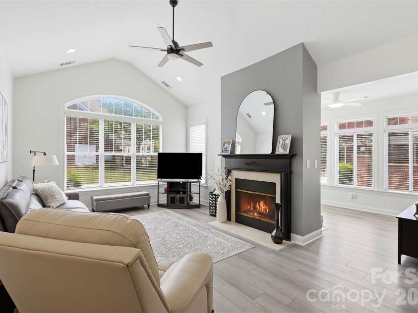 2676 Bellasera Way, Matthews, NC 28105.  MLS# CAR4401359, YatesRealty ID 36277. 