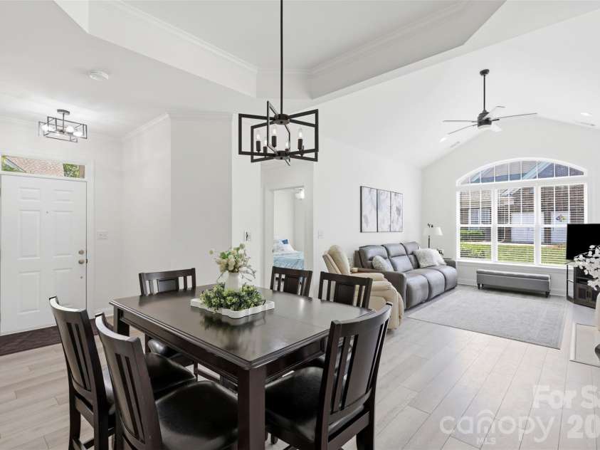 2676 Bellasera Way, Matthews, NC 28105.  MLS# CAR4401359, YatesRealty ID 36277. 