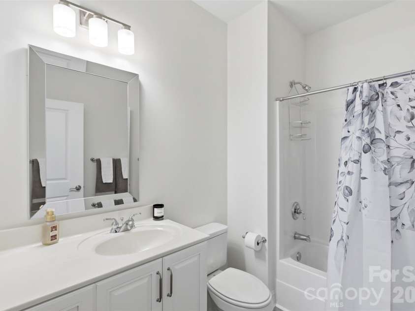 2676 Bellasera Way, Matthews, NC 28105.  MLS# CAR4401359, YatesRealty ID 36277. 