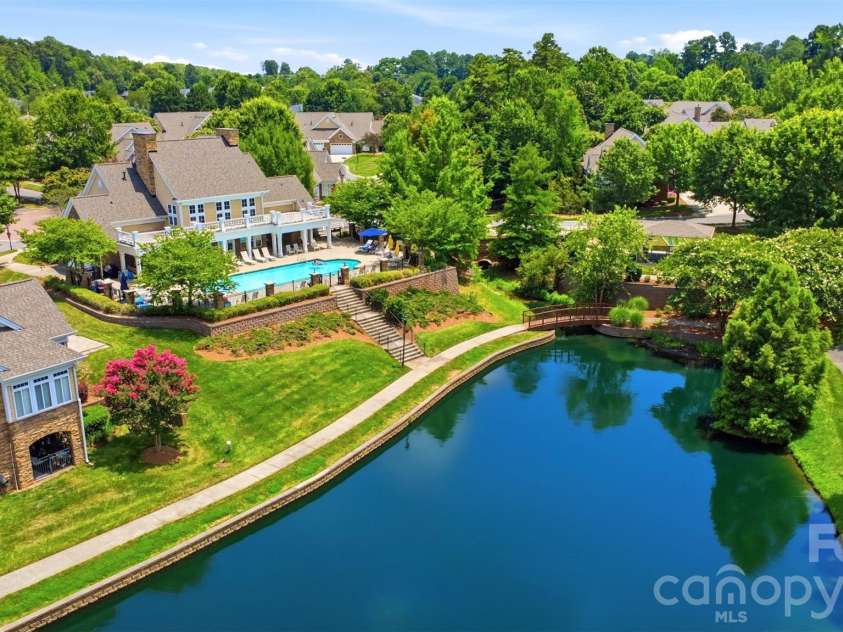 2676 Bellasera Way, Matthews, NC 28105.  MLS# CAR4401359, YatesRealty ID 36277. 