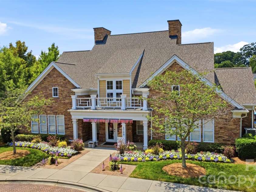 2676 Bellasera Way, Matthews, NC 28105.  MLS# CAR4401359, YatesRealty ID 36277. 