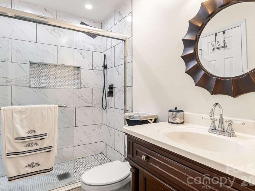 5917 Black Bear Court, Charlotte, NC 28214.  MLS# CAR4400228, YatesRealty ID 36278. Hallway bath