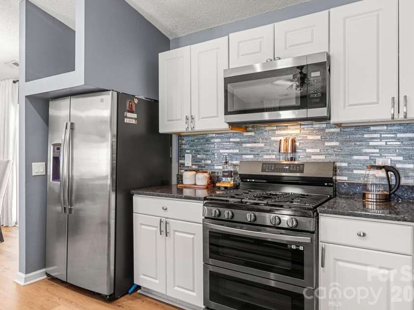 5917 Black Bear Court, Charlotte, NC 28214.  MLS# CAR4400228, YatesRealty ID 36278. Kitchen