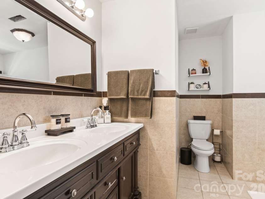 5917 Black Bear Court, Charlotte, NC 28214.  MLS# CAR4400228, YatesRealty ID 36278. Primary bath