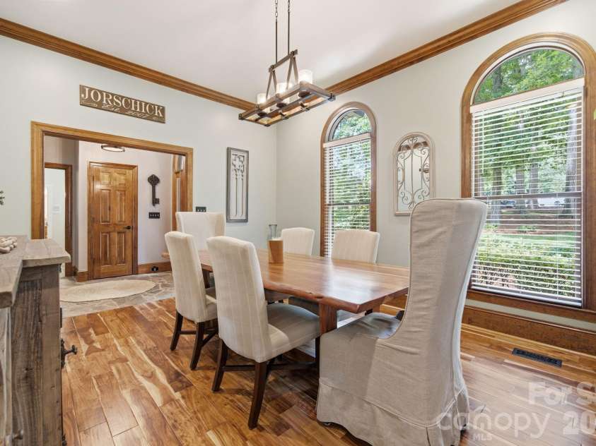 15026 Crooked Branch Lane, Charlotte, NC 28278.  MLS# CAR4397725, YatesRealty ID 36279. 