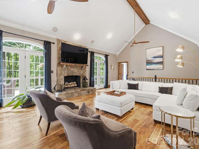 15026 Crooked Branch Lane, Charlotte, NC 28278.  MLS# CAR4397725, YatesRealty ID 36279. 