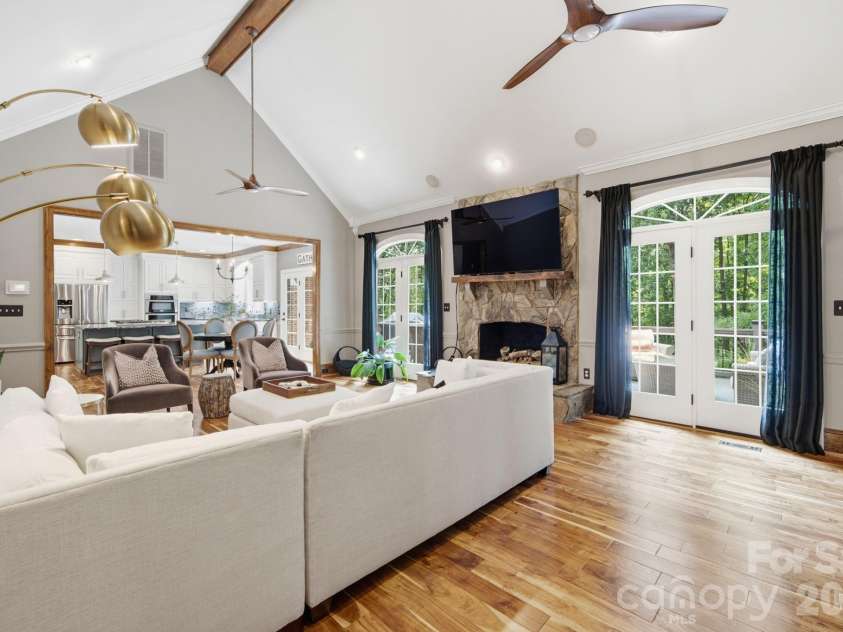 15026 Crooked Branch Lane, Charlotte, NC 28278.  MLS# CAR4397725, YatesRealty ID 36279. 