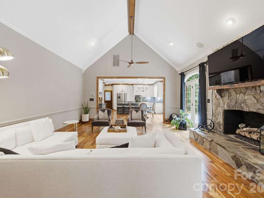 15026 Crooked Branch Lane, Charlotte, NC 28278.  MLS# CAR4397725, YatesRealty ID 36279. 