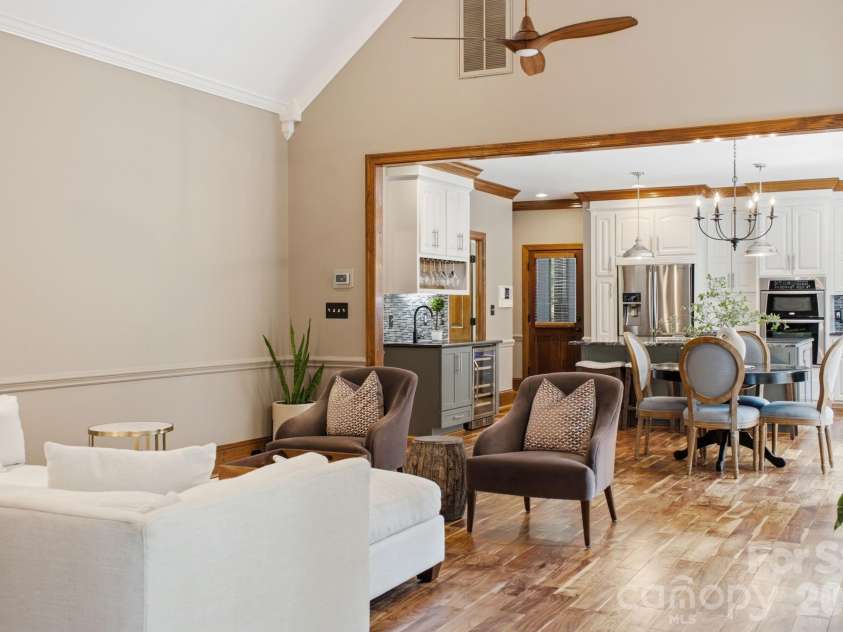 15026 Crooked Branch Lane, Charlotte, NC 28278.  MLS# CAR4397725, YatesRealty ID 36279. 